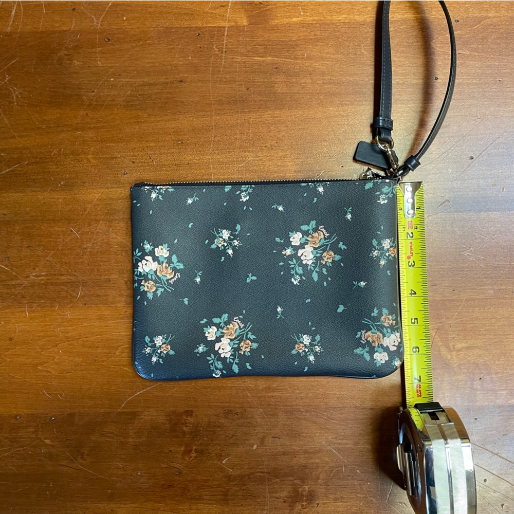 Coach Wristlet - Picture 3 of 7